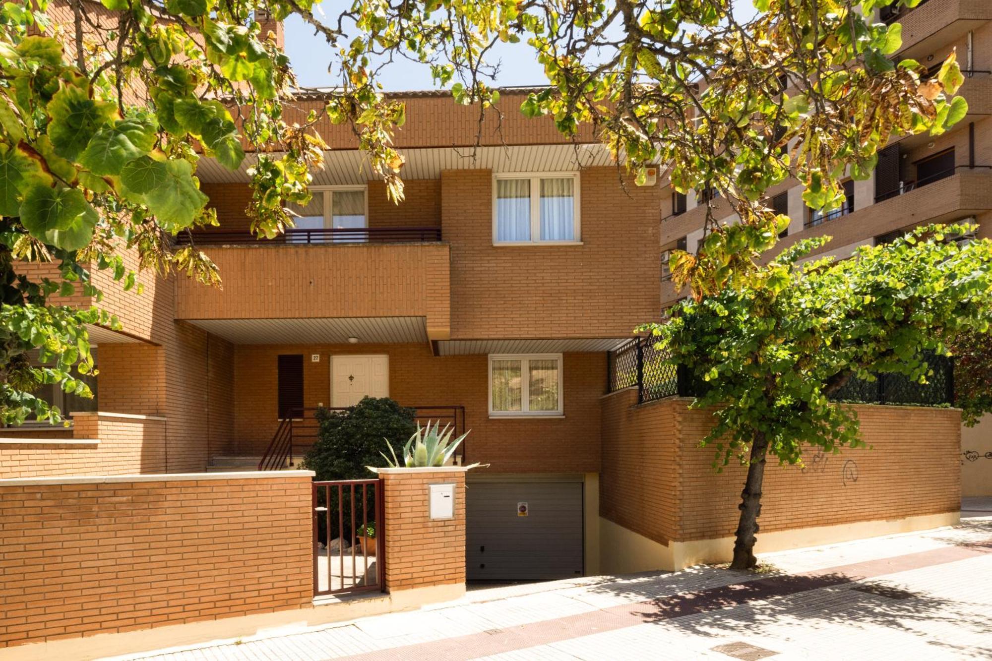 Casa Con Piscina En El Centro Tudela Exterior foto