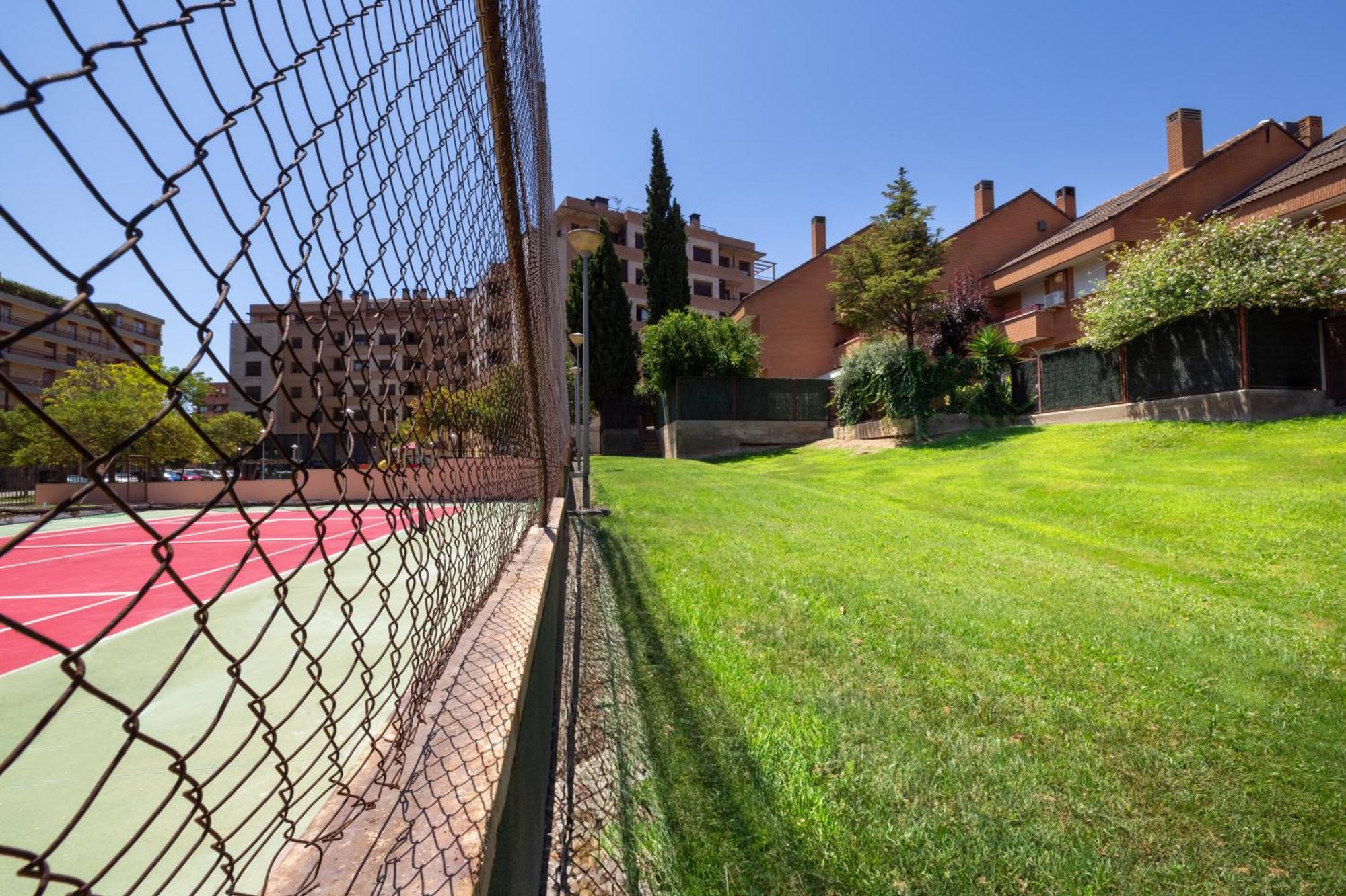 Casa Con Piscina En El Centro Tudela Exterior foto